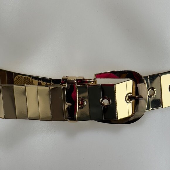 Women's Gold Metallic Adjustable Belt Modern Rectangular Design Polished Buckle - Picture 11 of 12